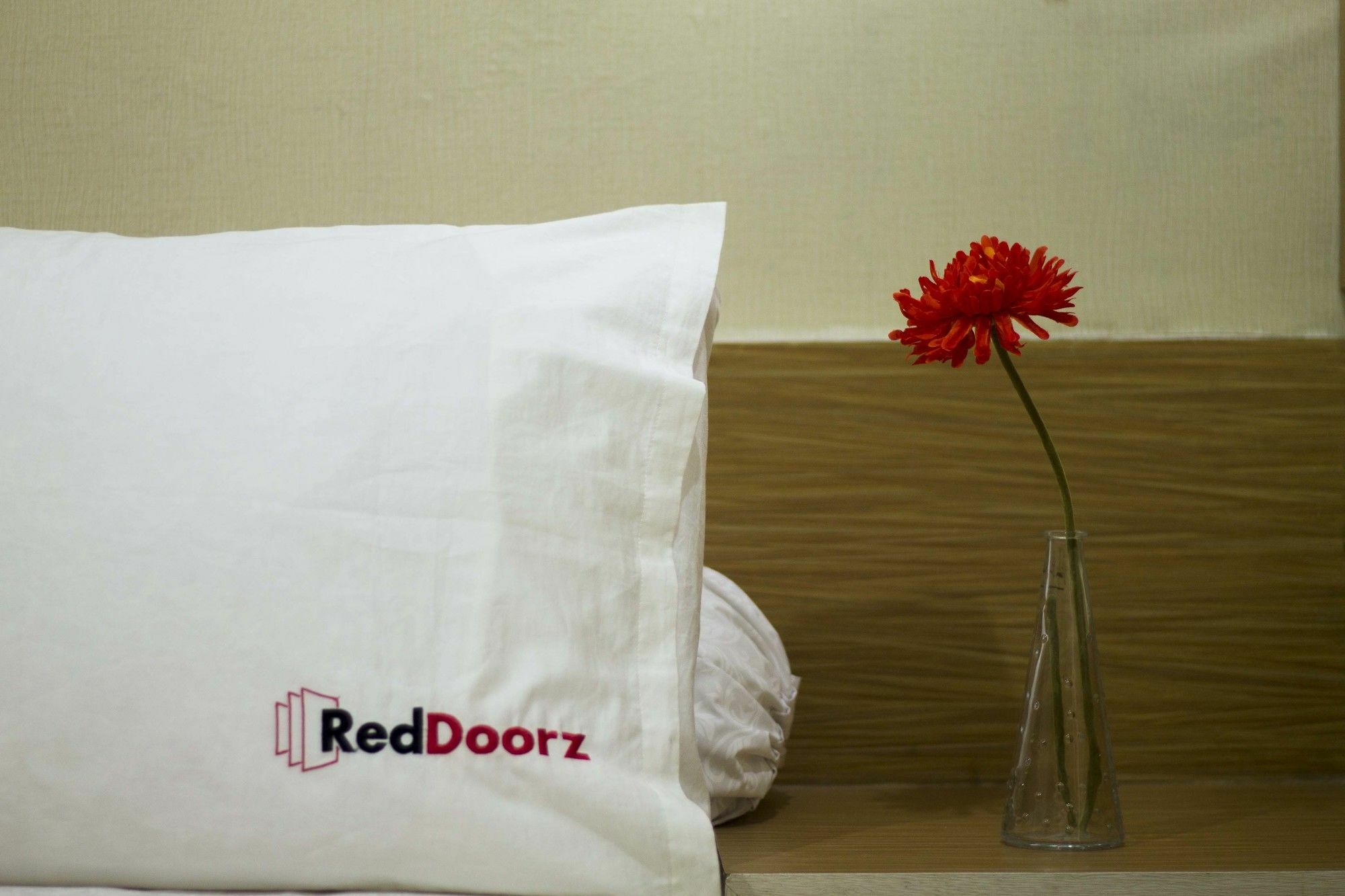 Reddoorz Near Sukajadi Hotel Бандунг Екстериор снимка